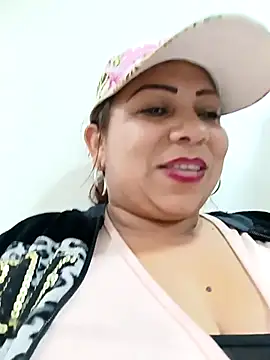 Snapshot of Alyona21 chatting on 02-10-25, 11:45 Alyona21 online show from 02-10-25, 11:45