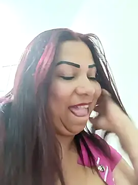 Snapshot of Alyona21 chatting on 02-25-25, 11:44 Alyona21 online show from 02-25-25, 11:44