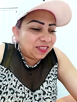 Snapshot of Alyona21 chatting on 03-04-25, 10:05 Alyona21 online show from 03-04-25, 10:05