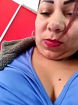Snapshot of Alyona21 chatting on 03-21-25, 01:56 Alyona21 online show from 03-21-25, 01:56