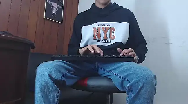 Snapshot of GaboReyes chatting on 12-20-24, 04:53 GaboReyes online show from 12-20-24, 04:53