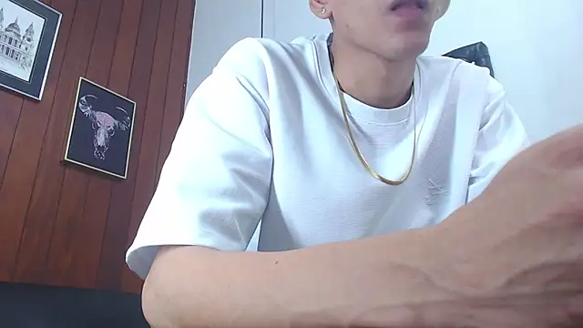 Snapshot of GaboReyes chatting on 02-04-25, 07:51 GaboReyes online show from 02-04-25, 07:51