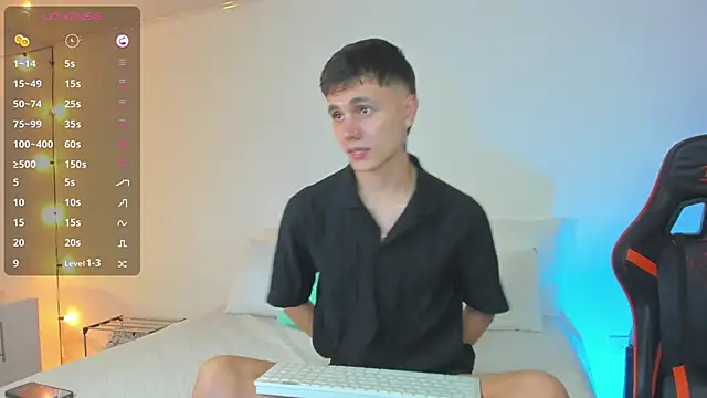 Snapshot of DustinLevine chatting on 02-26-25, 11:48 DustinLevine online show from 02-26-25, 11:48