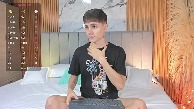 Snapshot of DustinLevine chatting on 03-11-26, 12:11 DustinLevine online show from 03-11-26, 12:11