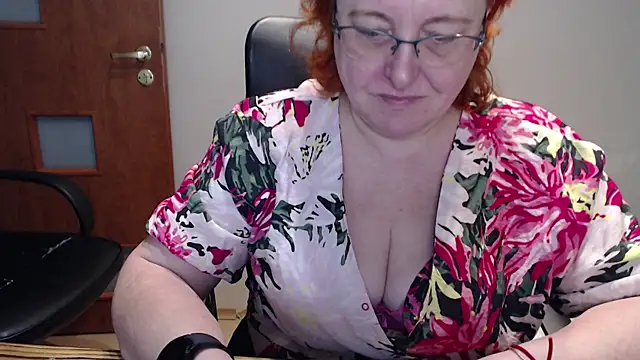 Snapshot of JoannaAndNeighbour chatting on 01-11-25, 08:43 JoannaAndNeighbour online show from 01-11-25, 08:43