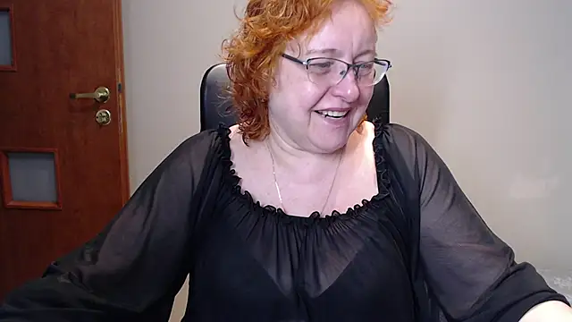 Snapshot of JoannaAndNeighbour chatting on 01-24-25, 09:49 JoannaAndNeighbour online show from 01-24-25, 09:49