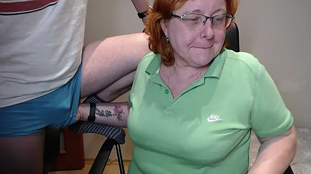 Snapshot of JoannaAndNeighbour chatting on 01-26-25, 07:31 JoannaAndNeighbour online show from 01-26-25, 07:31