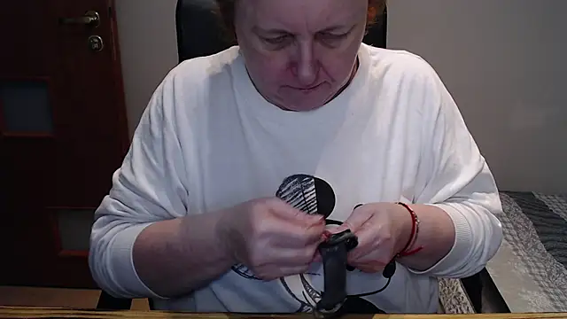 Snapshot of JoannaAndNeighbour chatting on 02-15-25, 12:22 JoannaAndNeighbour online show from 02-15-25, 12:22