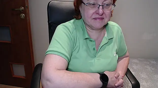 Snapshot of JoannaAndNeighbour chatting on 02-21-25, 10:39 JoannaAndNeighbour online show from 02-21-25, 10:39