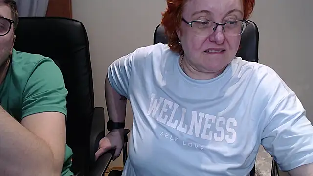 Snapshot of JoannaAndNeighbour chatting on 02-24-25, 08:27 JoannaAndNeighbour online show from 02-24-25, 08:27