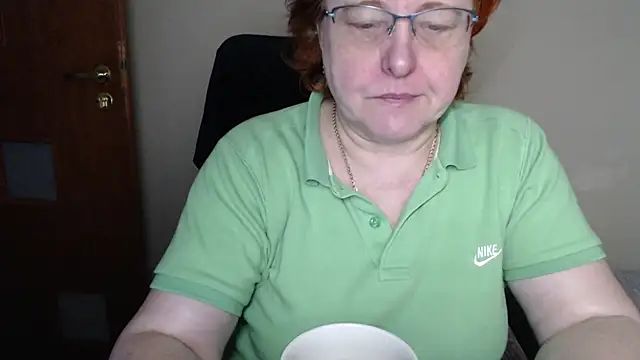 Snapshot of JoannaAndNeighbour chatting on 02-26-25, 08:04 JoannaAndNeighbour online show from 02-26-25, 08:04