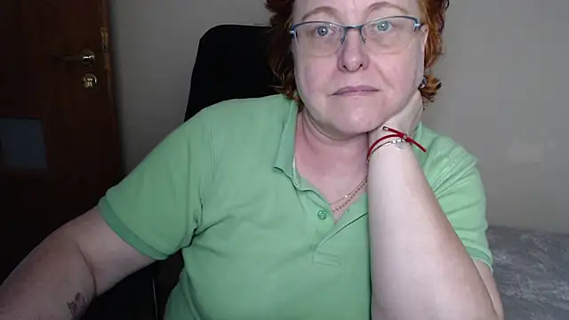 Snapshot of JoannaAndNeighbour chatting on 02-26-25, 02:14 JoannaAndNeighbour online show from 02-26-25, 02:14