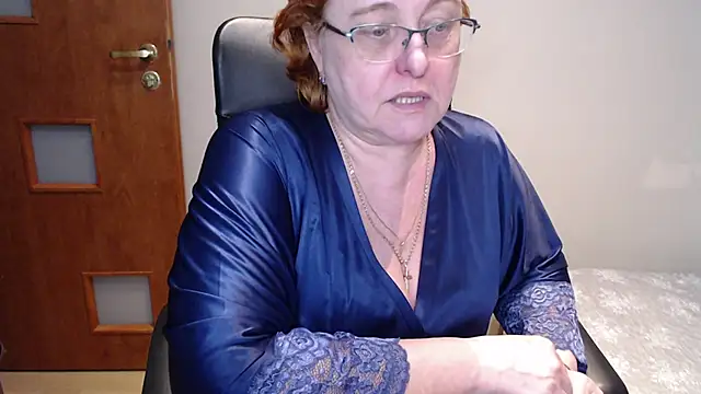 Snapshot of JoannaAndNeighbour chatting on 03-19-25, 03:19 JoannaAndNeighbour online show from 03-19-25, 03:19