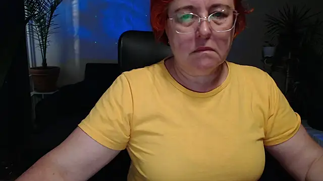 Snapshot of JoannaAndNeighbour chatting on 09-11-25, 06:13 JoannaAndNeighbour online show from 09-11-25, 06:13