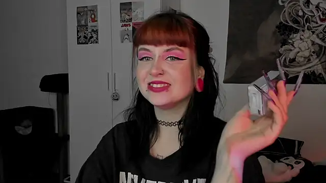 Snapshot of t0riayun0 chatting on 12-05-24, 11:18 t0riayun0 online show from 12-05-24, 11:18