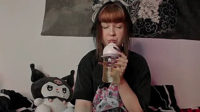 Snapshot of t0riayun0 chatting on 12-14-24, 12:11 t0riayun0 online show from 12-14-24, 12:11