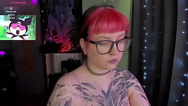 Snapshot of t0riayun0 chatting on 03-11-26, 11:00 t0riayun0 online show from 03-11-26, 11:00