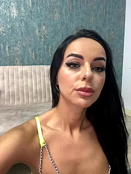 Snapshot of amandaX06 chatting on 12-05-25, 12:36 amandaX06 online show from 12-05-25, 12:36