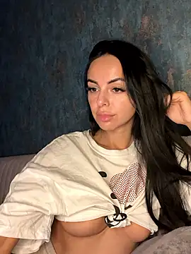 Snapshot of amandaX06 chatting on 01-05-26, 05:38 amandaX06 online show from 01-05-26, 05:38