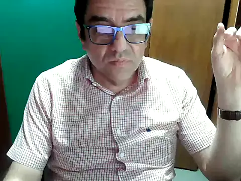Snapshot of FernandoReuterG chatting on 10-20-25, 01:28 FernandoReuterG online show from 10-20-25, 01:28