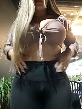 Snapshot of alana_69 chatting on 05-06-26, 11:32 alana 69 online show from 05-06-26, 11:32