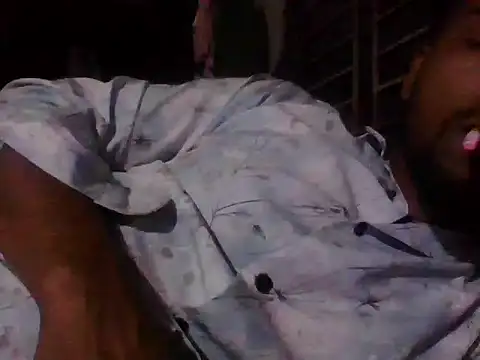 Snapshot of chittagong77 chatting on 12-14-25, 12:32 chittagong77 online show from 12-14-25, 12:32