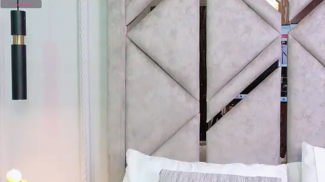 Snapshot of Sara_Boom chatting on 10-22-25, 12:38 Sara Boom online show from 10-22-25, 12:38