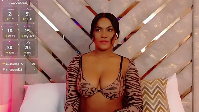 Snapshot of Sara_Boom chatting on 12-13-25, 07:53 Sara Boom online show from 12-13-25, 07:53