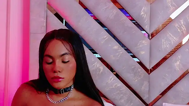 Snapshot of Sara_Boom chatting on 01-10-26, 01:46 Sara Boom online show from 01-10-26, 01:46