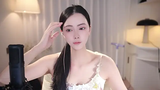 Ocean--Lili online show from 10-04-25, 02:15