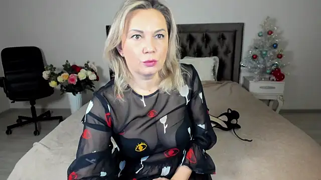 MarciaColins online show from 12-20-24, 10:00