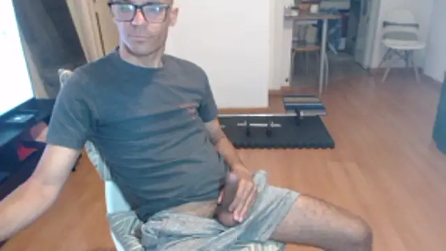 guachin hunk online show from 12-17-25, 06:25