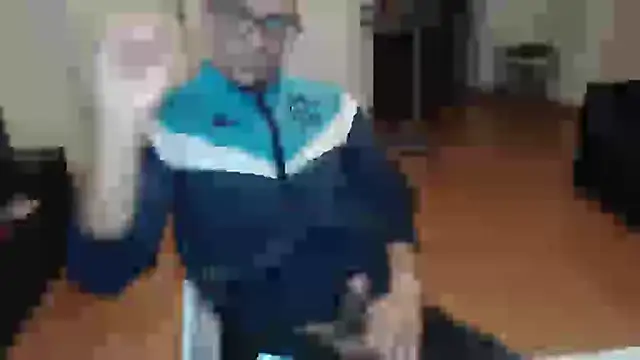 Snapshot of guachin_hunk chatting on 05-30-26, 04:20 guachin hunk online show from 05-30-26, 04:20