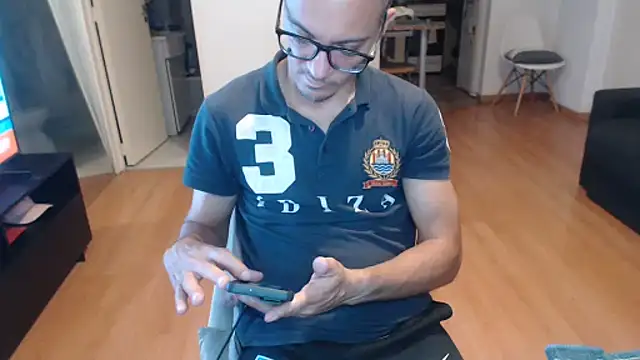 Snapshot of guachin_hunk chatting on 06-01-26, 10:11 guachin hunk online show from 06-01-26, 10:11