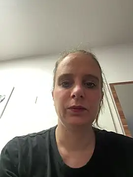 LadyChantale online show from 04-30-26, 05:25