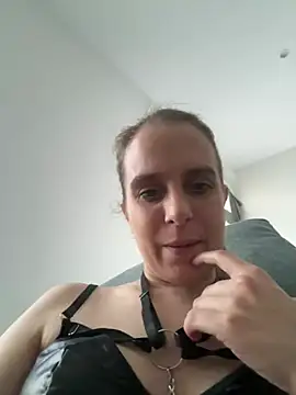 LadyChantale online show from 06-15-26, 05:42