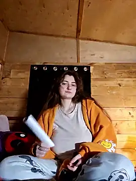 Snapshot of Snowbunnycake_131 chatting on 12-03-24, 03:52 Snowbunnycake 131 online show from 12-03-24, 03:52