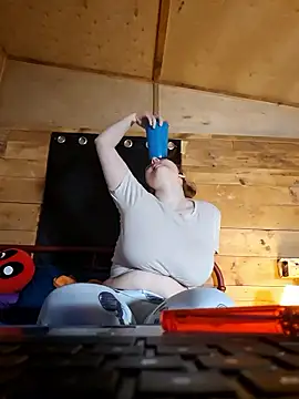 Snapshot of Snowbunnycake_131 chatting on 12-03-24, 06:59 Snowbunnycake 131 online show from 12-03-24, 06:59