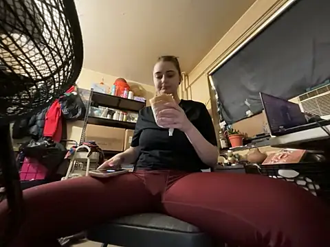 Snowbunnycake 131 online show from 06-14-26, 06:10