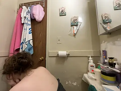Snowbunnycake 131 online show from 06-15-26, 06:15