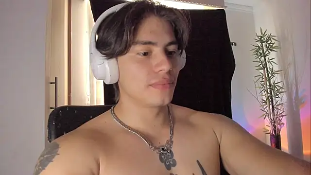 Giordano Russo online show from 05-11-26, 04:04