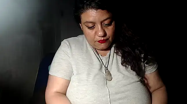 Snapshot of Lauren_baby chatting on 02-20-25, 12:30 Lauren baby online show from 02-20-25, 12:30