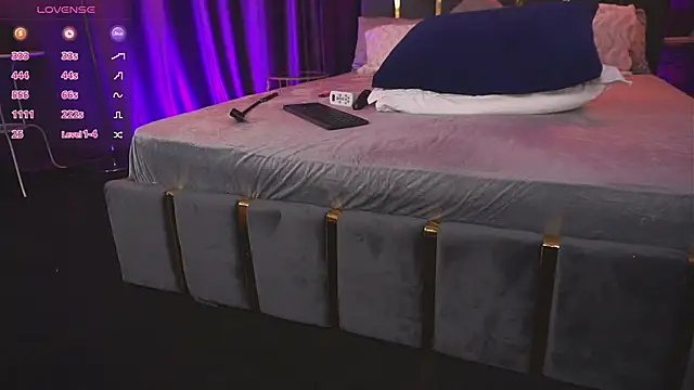 Snapshot of EmpressDesires chatting on 09-20-25, 02:34 EmpressDesires online show from 09-20-25, 02:34