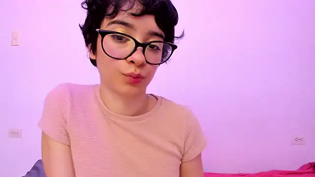 Snapshot of _Lunnaa_ chatting on 07-07-26, 03:31 Lunnaa online show from 07-07-26, 03:31
