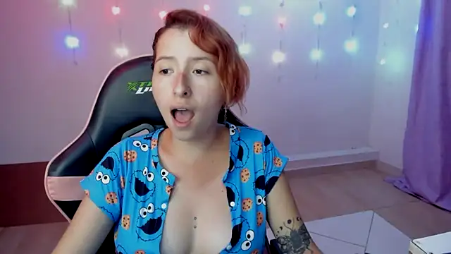 Snapshot of Ginger_Sweetty chatting on 01-12-25, 01:32 Ginger Sweetty online show from 01-12-25, 01:32