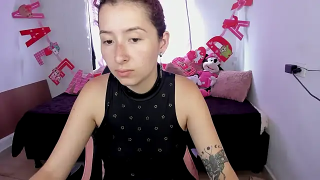Snapshot of Ginger_Sweetty chatting on 02-14-25, 08:26 Ginger Sweetty online show from 02-14-25, 08:26
