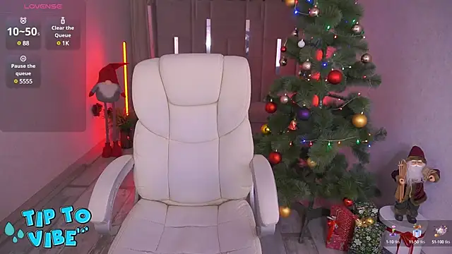 Snapshot of CassandraGood chatting on 12-29-24, 08:58 CassandraGood online show from 12-29-24, 08:58