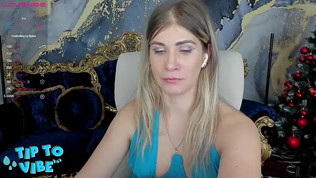 Snapshot of CassandraGood chatting on 01-06-25, 02:48 CassandraGood online show from 01-06-25, 02:48