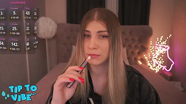 Snapshot of CassandraGood chatting on 03-04-25, 07:51 CassandraGood online show from 03-04-25, 07:51