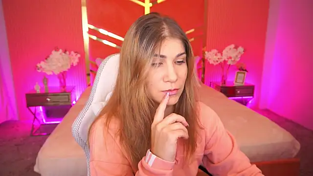 Snapshot of CassandraGood chatting on 09-22-25, 06:37 CassandraGood online show from 09-22-25, 06:37